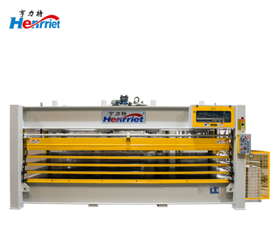 Neueste Unternehmensfälle über Ein vietnamesischer Panelhersteller verwendet eine 4-Schicht-Hotpressmaschine zur flexiblen Produktion von medizinischen und Kaltlagerplatten