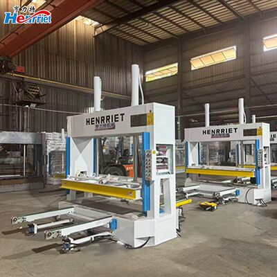 comprar Máquina de prensagem a frio automática de cadeia transportadora de pressão máxima de 50 T com placa de trabalho de 2500 * 1250 mm para produção de painéis Fabricação em linha